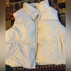New old navy puffer cream xxl vest